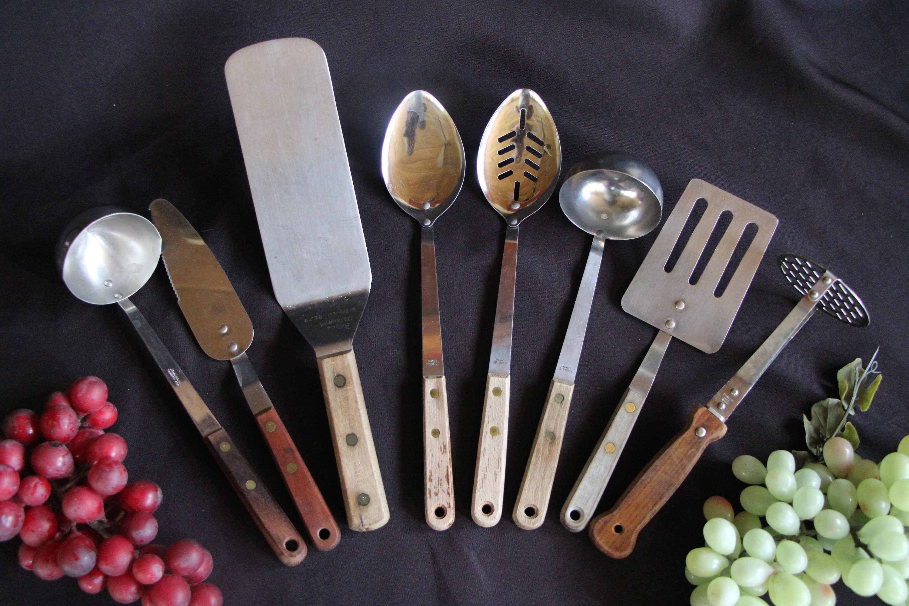 VINTAGE BONNY SHORT SLOTTED CHROME SPATULA TURNER WOOD HANDLE USA