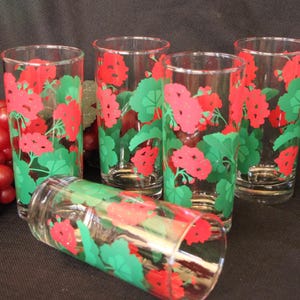 1983 Vintage - Avon SUMMER FANTASY - Lot of Five ( 5 ) 15 Oz Tumblers Red Geraniums - Good to Very Good Condition