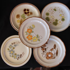 1970&#39;s Vintage - Mismatch - Japanese Stoneware - Orange FLORAL 106 - Salad Plates - Set of Five ( 5 ) 8 inches - Very Good Condition