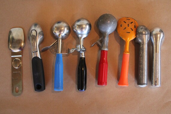 Vintage Ice Cream Scoops / Scoopers / Dippers CHOICE Towle, OXO, Hamilton  Beach, Pampered Chef Etc Good to Very Good Condition 