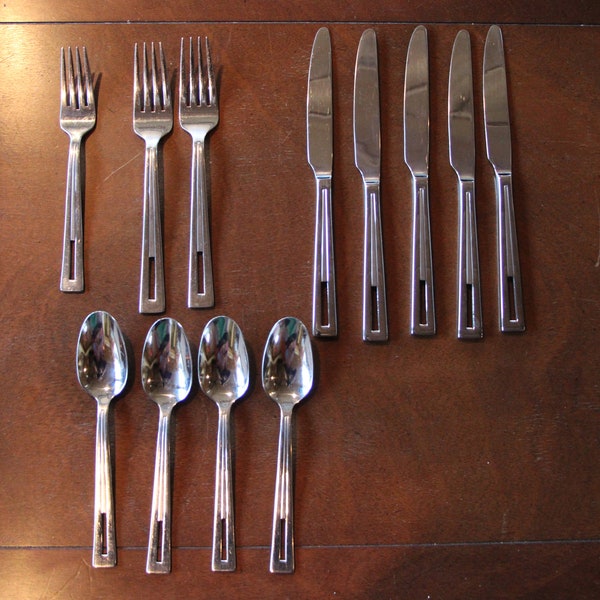 Discontinued - Oneida - CIRCUIT - Stainless Steel Flatware - Lot of 12 Pieces - Fair to Good Condition