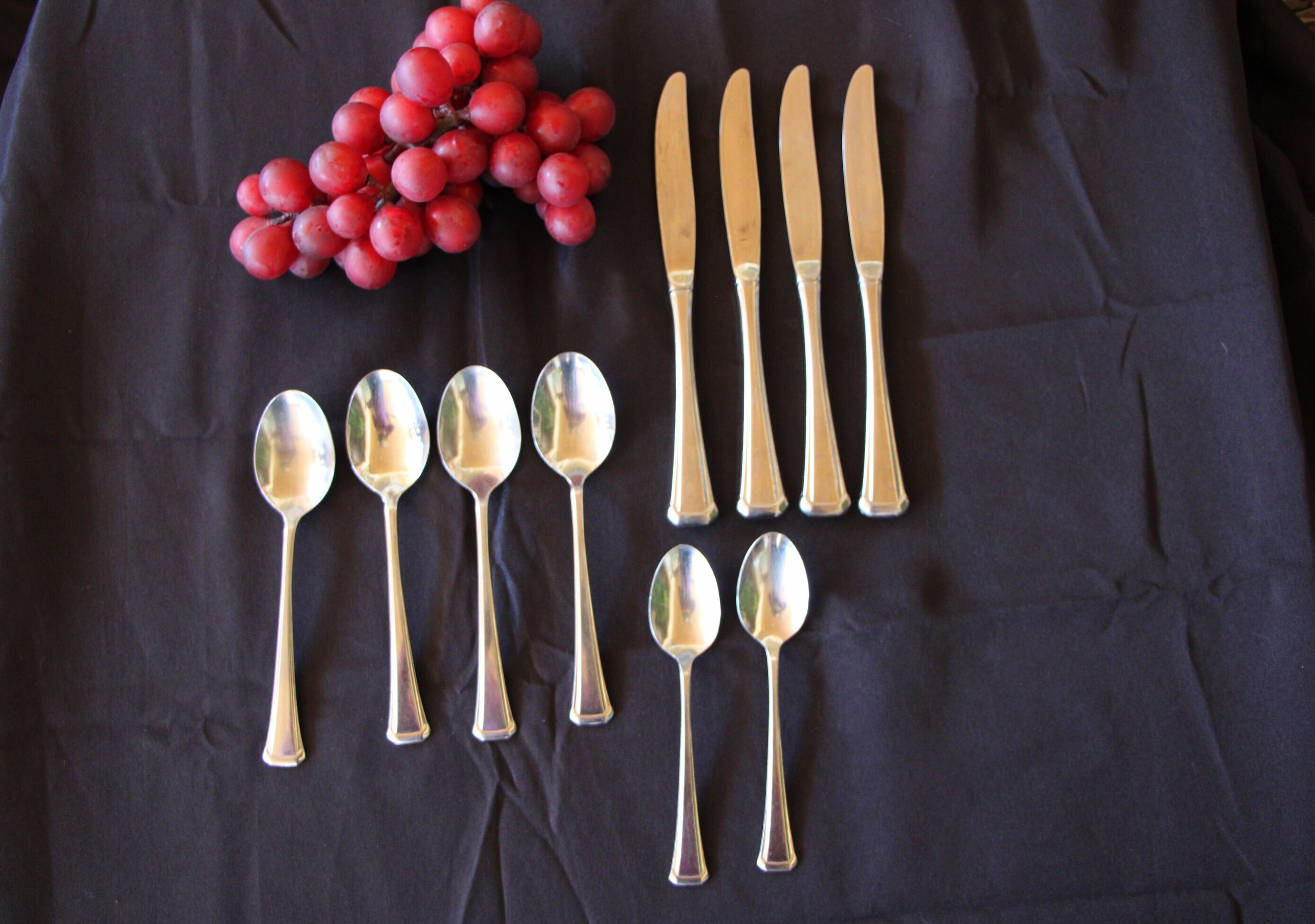 thumbnail image 2 of Oneida SSS Maestro / Aberdeen / St. Leger Stainless Steel Flatware Set - U Select Pieces 2 of 4