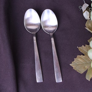 1990 to 2011 Vintage  Oneida  ACCENT  Stainless Steel Flatware  Lot of Two ( 2 ) Soup Spoons  6 7/8&quot; in Good Condition