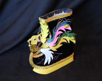 Contenedor de zapatos de papel asiático vintage: Decoración para festivales con dragones brillantes