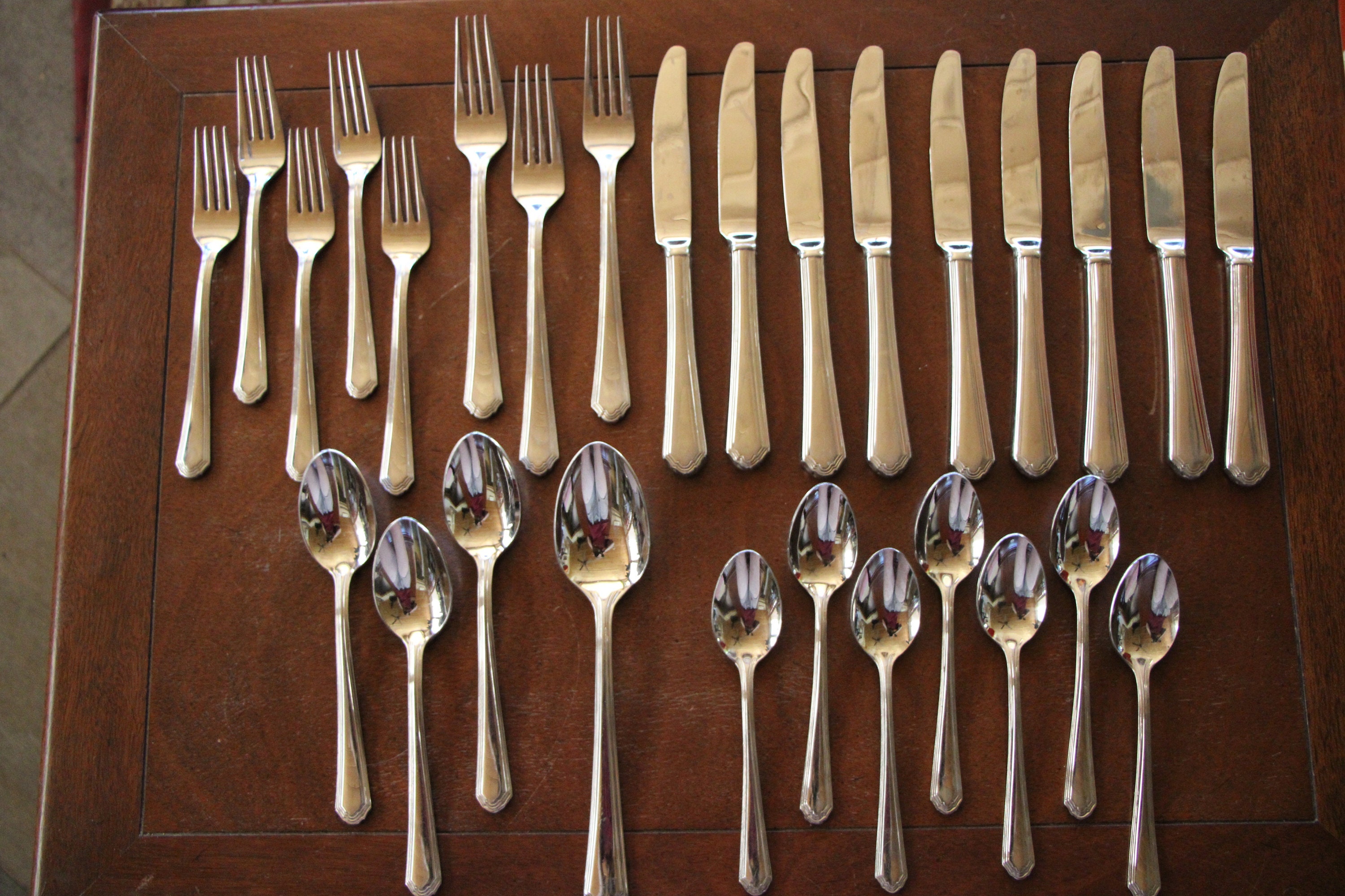 Ashbridge 80-Piece Flatware Set – Lenox Corporation