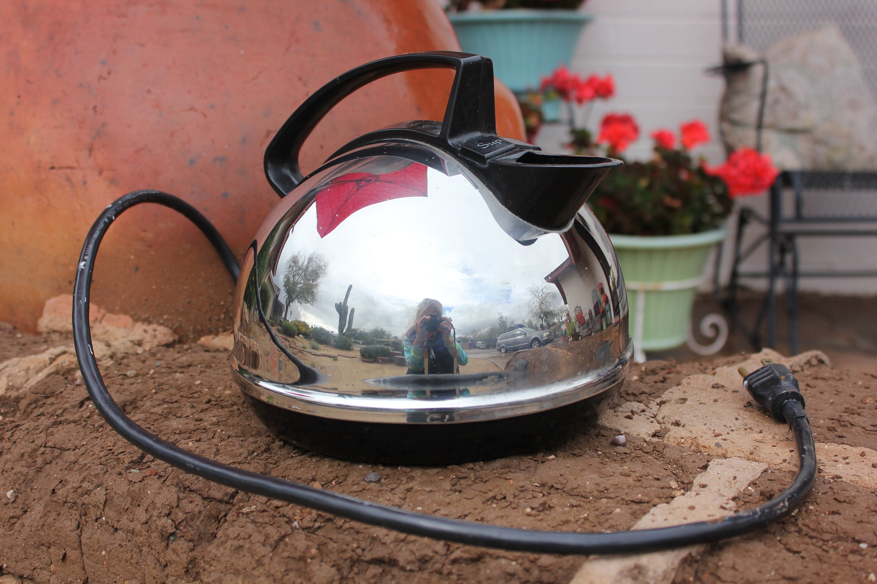 1960's Vintage SUPERIOR Electric Tea Kettle Model EK200-3 Made in Canada  CHROME Works Great Very Good Condition 