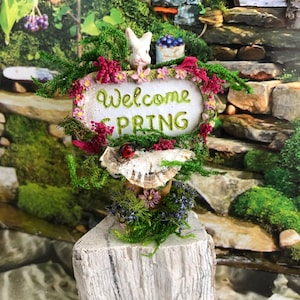 Welcome Spring Fairy Garden Sign: Miniature Moss Decor