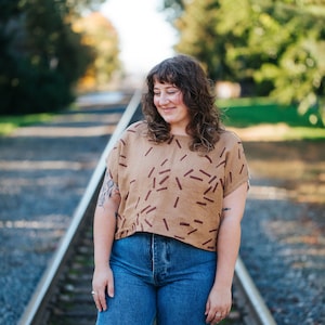 Willow Ship x Brooke Ciocco / Toss Boxy Top / Screen Printed / Crop Top / 100% Linen / Loose Top / Brown Neutral / Handmade image 2