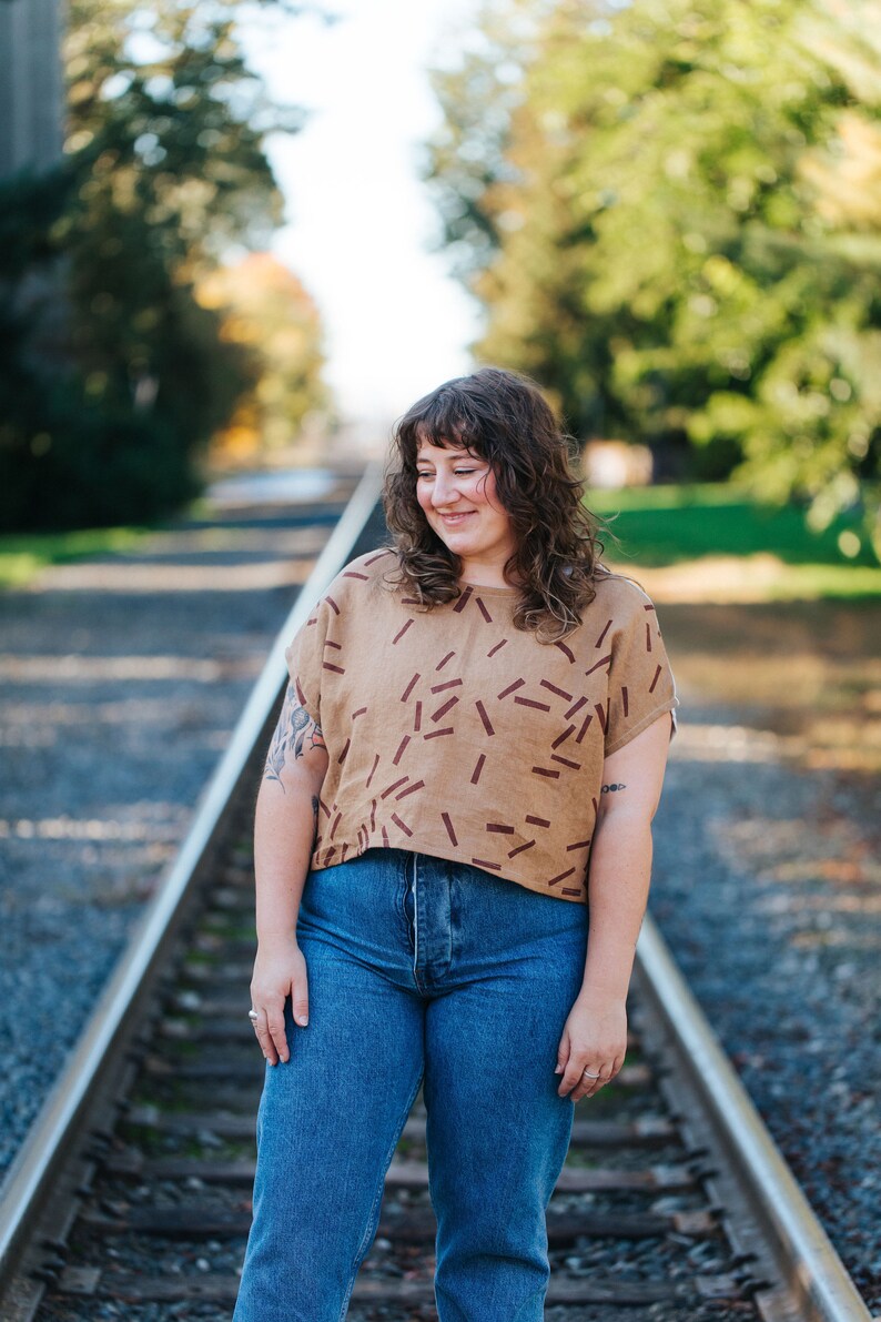 Willow Ship x Brooke Ciocco / Toss Boxy Top / Screen Printed / Crop Top / 100% Linen / Loose Top / Brown Neutral / Handmade image 2