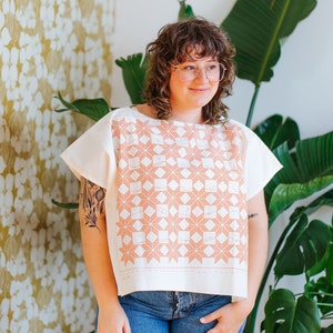 Handmade Top Bandana Boxy Fit Cotton Fabric Orange Quilt Illustration Rectangle Loose Shape Shirt One Size Modern Casual Summer Style
