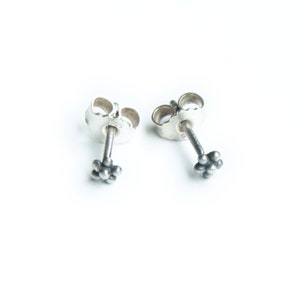 earrings - flower