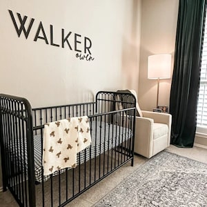Signe de nom de bébé en bois personnalisé, Boho, décor de chambre d'enfants, art de mur de lettre, art de chambre d'enfants, art de mur pour la pépinière, signe de nom de bébé, panneau en bois