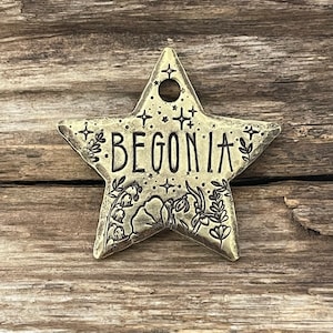 Dog Tags, Hundemarke für Hunde, Hundehalsbandmarke, Pet ID-Tag, personalisierte Hundemarke, Floral Dog ID-Tag, Metallhunde, Sternhunde ID-Marke, Stern Blumen