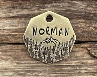 Hondenpenning voor honden, gepersonaliseerde hondenpenning, halsbandtag, huisdieridentificatietag, aangepast, Cedar Peak, Mountain Dog Tag, bomen, metalen hondenpenning, met de hand gestempeld