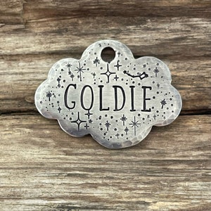 Dog Tag, Dog Tag voor honden, Dog Tags, Clouds Dog Tag, MEDIUM Cloud, Gepersonaliseerd, Pet ID Tag, Constellation, Star Cloud, 1 1/8 x 1 1/2"