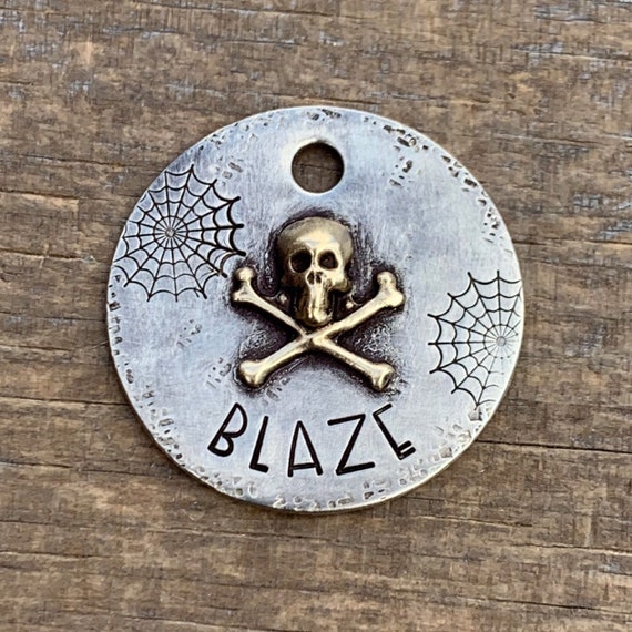 Skull dog hotsell tags for pets