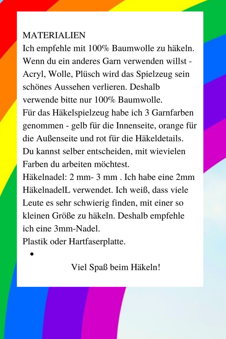 May include: A close-up of a text document with instructions for crocheting a toy. The text is in German and includes the words "Materialien", "Baumwolle", "H&auml;keln", and "H&auml;kelnadel".