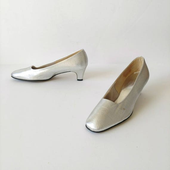 SILVER 1960s Sparkle Fabric PUMPS Size 6.5/7 - image 2