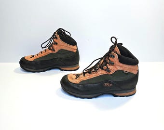 Bottes de randonnée vintage en cuir marron Raichle fabriquées en Suisse
