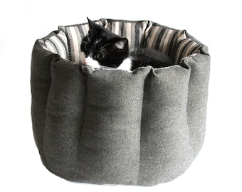 Wool cat bed, cat pouf, modern cat furniture, pet bed, luxury cat  bed, cat bed diy ,feather cat bed, wool cat furniture