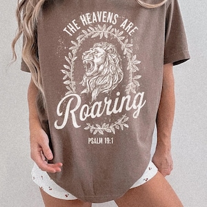 Heavens Are Roaring PNG, Retro Christian T Shirt Design, Aesthetic Jesus Graphic Tee, Bible Verse Sublimation PNG, Vintage Faith Clipart