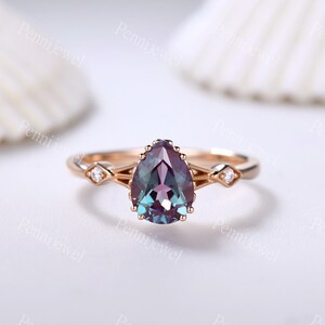 Pear Cut Alexandrite Ring Rose Gold Engagment Ring For Women Unique Alexandrite Diamond Wedding Ring Women Anniversary Gift June Birthstone