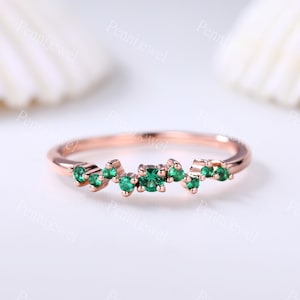 Cluster Emerald Wedding Band,Stacking Matching Wedding Band,14K Rose Gold,Unique Emerald Wedding Band,Anniversary/Birthday Gift For Her