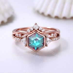 Vintage Hexagon Cut Alexandrite Ring Set Moissanite Rose Gold Band Lab Alexandrite Jewelry Art Deco Promise Engagement Ring Set For Women