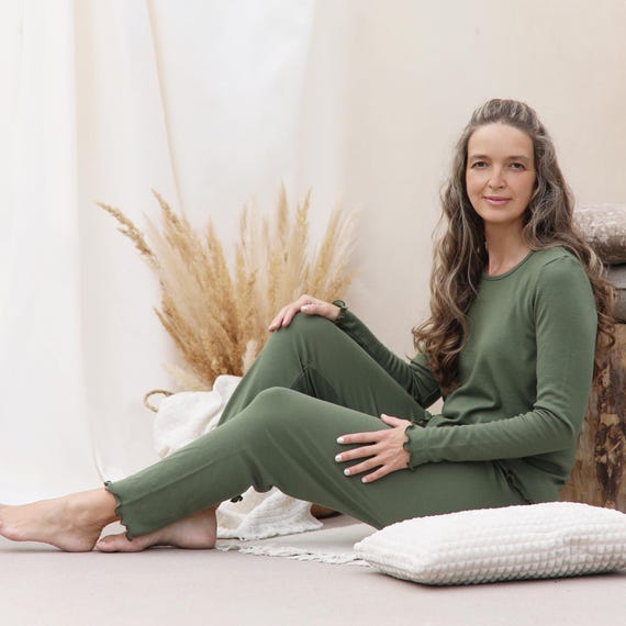 Pigiama lungo da donna in lana merino con volant – Pigiama morbido