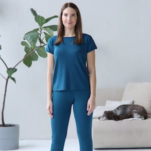 Natural Merino Wool Two Piece Women&#39;s Pajama Set Short Sleeves and Long Pants Loungewear for women