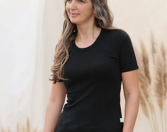 100% Merino wool Breathable Womens Outdoor Short Sleeve Tee Shirt good for Yoga Travel Outdoor Hiking