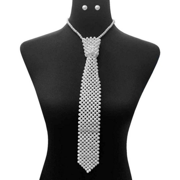 Pearl White Floral Necklace main image 0