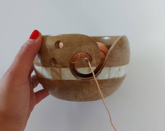 Scheepjes Yarn bowl mango wood and pearl