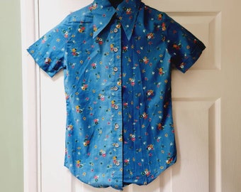 Vintage unworn dead stock 1970s ROMEO FASHION blue floral print shirt