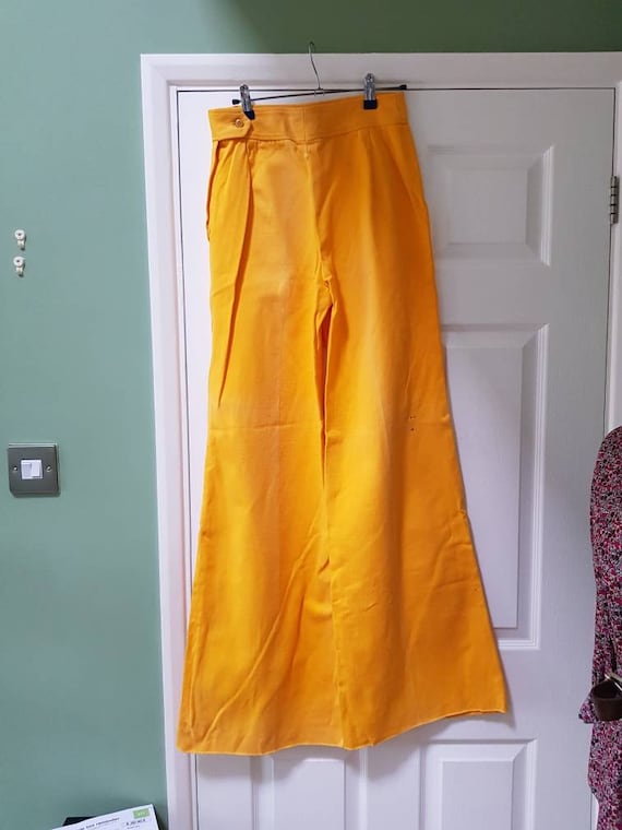 Vintage unworn dead stock 1970s yellow cotton flar