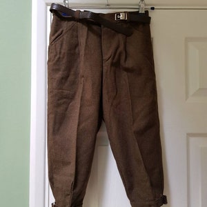 Vintage unworn dead stock 1970s children’s green brown tweed trousers/plus fours with leather belt and trim (10/11 years approx)