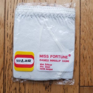 Vintage unworn dead stock: 1970s MISS FORTUNE brand ladies' beige knickers/pants/panties S image 5