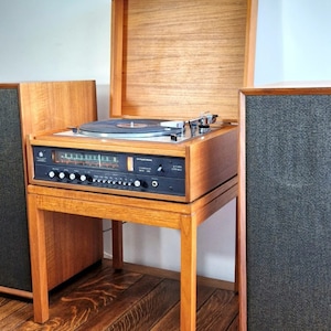 Vintage Dynatron 1970s Teak Record Player radiogram with teak stand