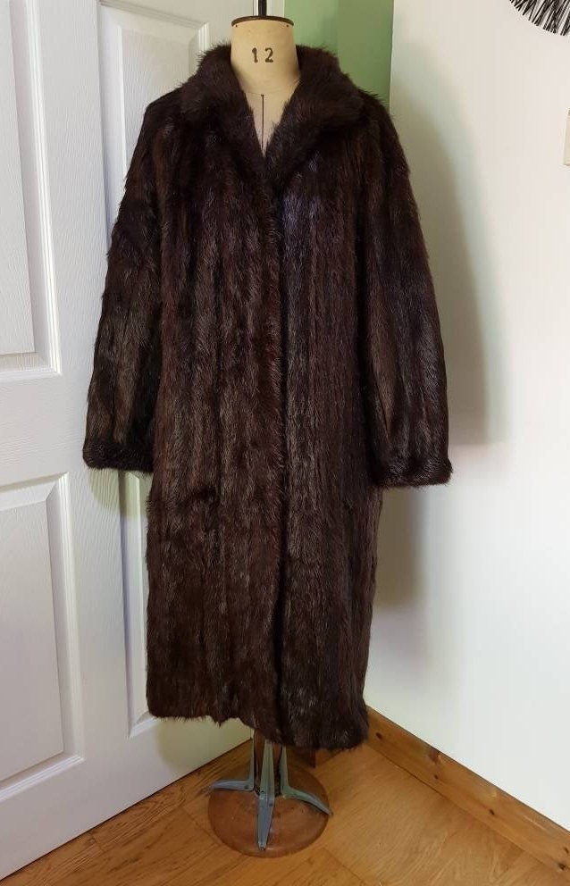 Vintage Ladies Otter Fur Coat Very Dark Brown Full Length Genuine 1970 s Fashion