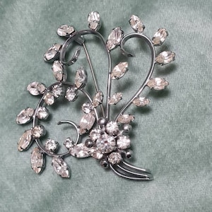 Vintage midcentury diamanté crystal leaf spray brooch