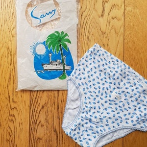 Vintage unworn European dead stock: 1970s SANY brand ladies&#39; blue and white strawberry print pants/knickers/panties (LARGE)