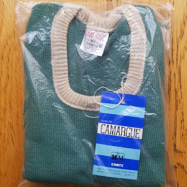 Vintage unworn deadstock 1970s CAMARGUE brand children’s knitted tank top in green and off-white