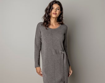 Merinowollen jurk, gebreide jurk, gebreide merinowollen jurk, minimalistische jurk, stijlvolle jurk, merinojurk, merinowollen jurken, midi-jurk