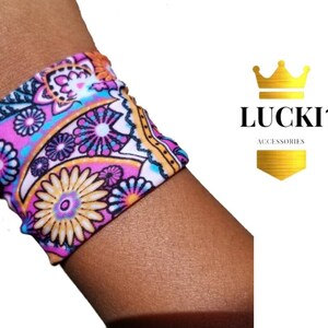 Stretch Pink Purple Blue Floral Magnet Bracelet