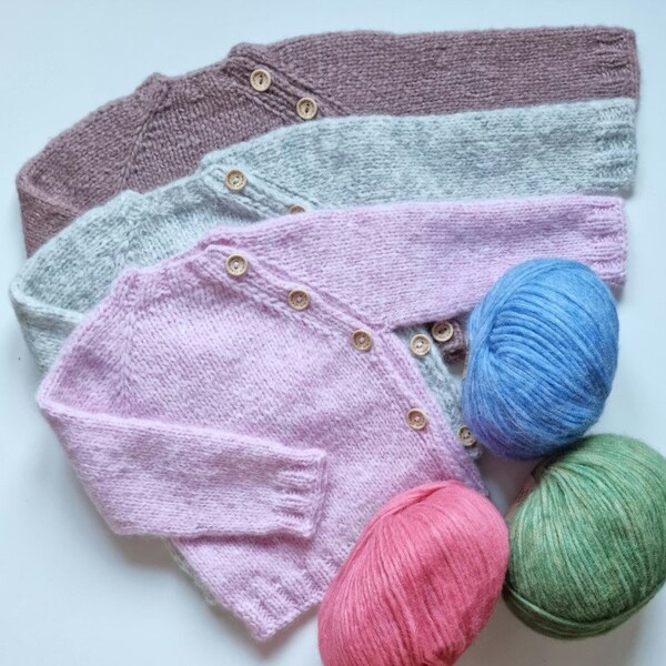 Pull nouveau-né Cardigan pour bébé en tricot avec boutons sur les côtés Pull pour bébé en alpaga Cardigan en tricot pour bébés