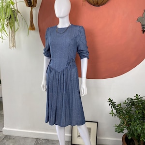 Sukienka vintage w kolorze niebieskim z lat 70. – rozmiar 10 – sukienka midi w stylu retro boho – styl Cottagecore Prairie – odzież damska w stylu vintage – sukienka imprezowa z lat 70.