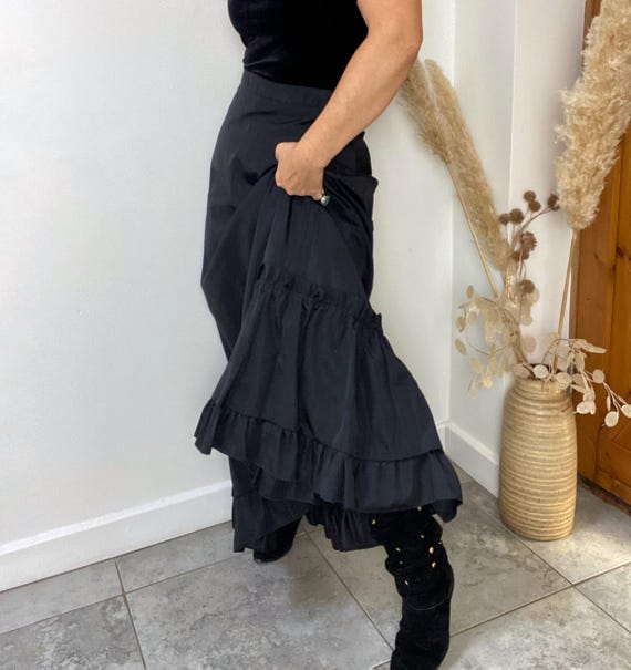 Shimmery Black maxi skirt size 14 vintage 1990s long Black skirt gothic fashion