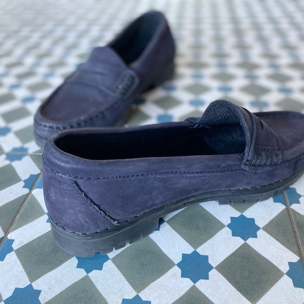 Vintage navy blue 90s suede loafers, size 5