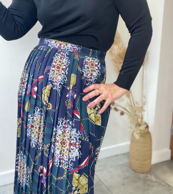 Size 8 Graphic Print Vintage Skirt 1990s Pleated Midi Skirt Etsy