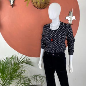 Vintage 1970s Black & Silver Pullover Sweater – Retro Metallic Knit Top, Disco Era Women's Fashion, Long Sleeve Glam Style